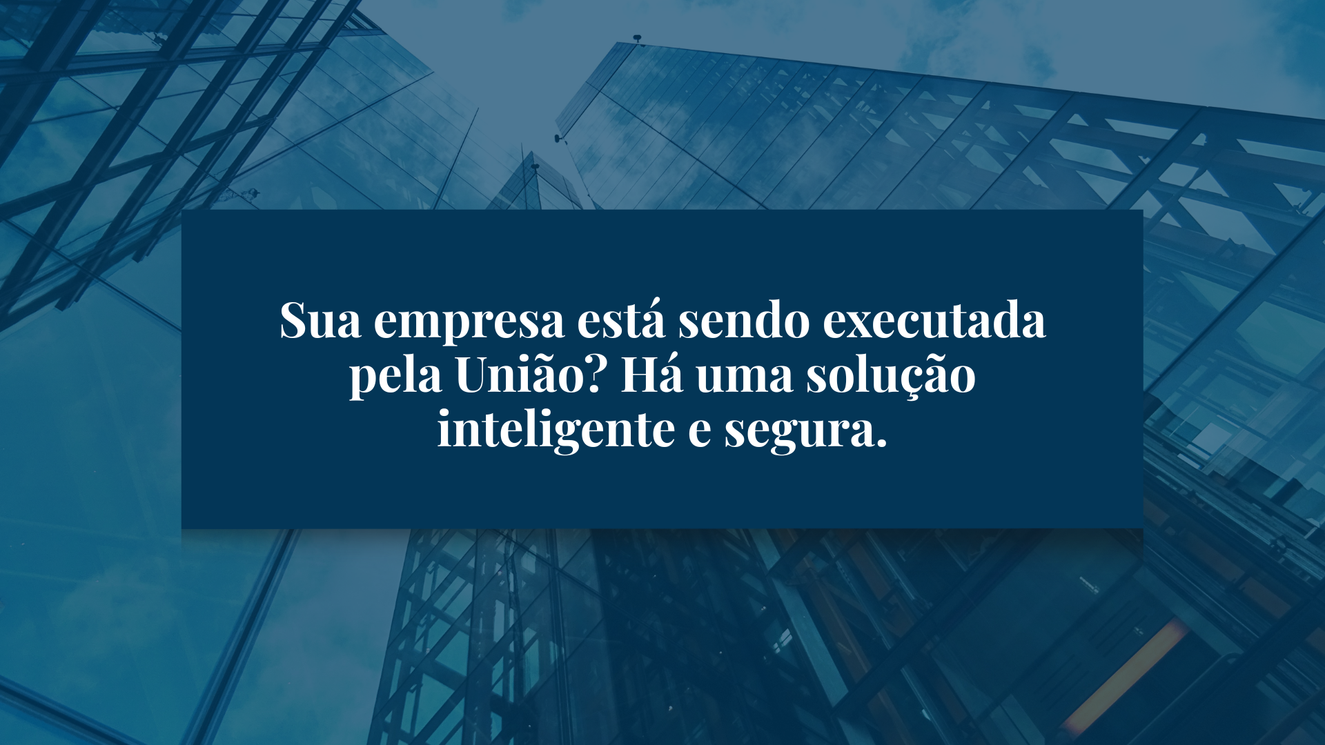 visão de prédios corporativos de pra cima.